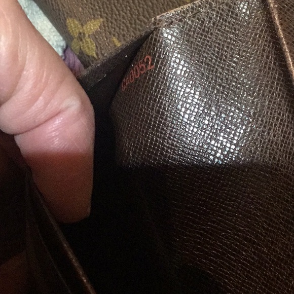 Authentic Lois Vuitton DAMIER Port Billets Monnaie Bifold Wallet - Picture 16 of 16